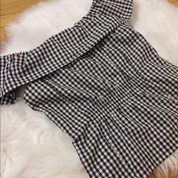 NWOT Off The Shoulder Gingham Top - Picture 2 of 3